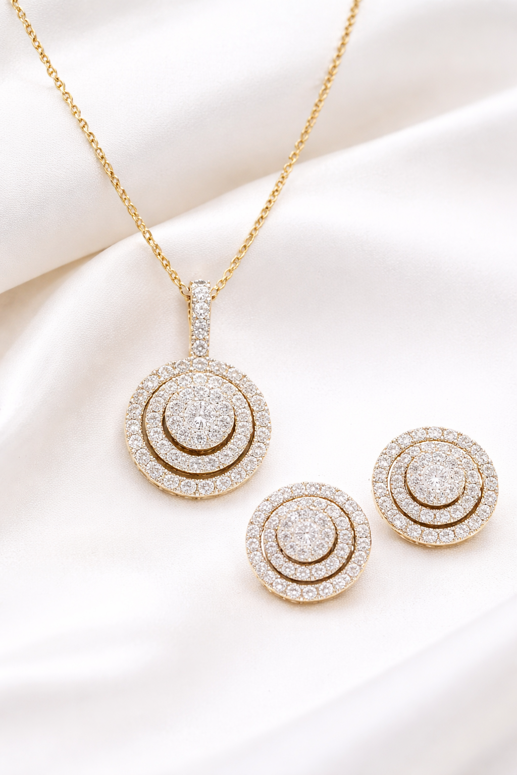 Pendant sets & necklace