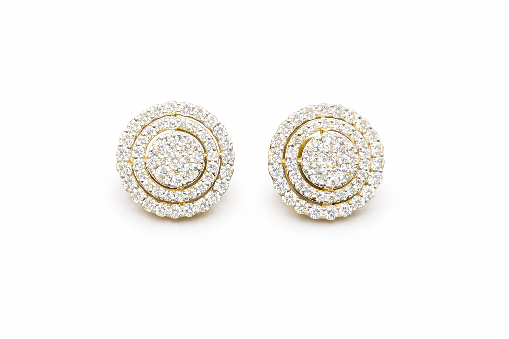 Yellow gold diamond pendant set